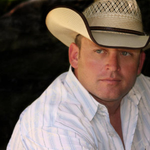 Listen to Lineman song with lyrics from Thomas Martinez