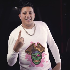 Dengarkan Kart Ahmar lagu dari Hamo Bika dengan lirik