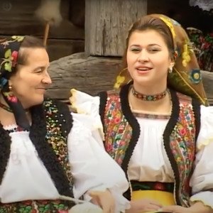 Listen to Mama Doua Fete Ai song with lyrics from Oana Tomoiaga
