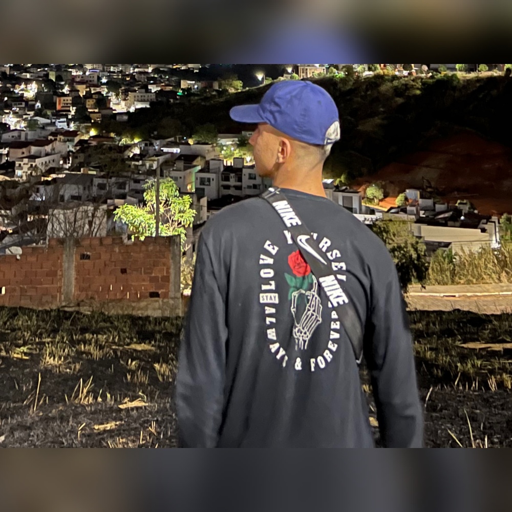 Geme Mais Baixo (Explicit)