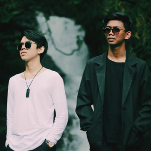 Dengarkan lagu Cinta Sesaat nyanyian Albyan dengan lirik