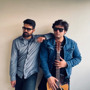 ดาวน์โหลดและฟังเพลง Pyar Pyar พร้อมเนื้อเพลงจาก Rhythms