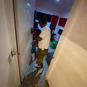 收聽Peke Producerd的Tusi (feat. Fraymel P)歌詞歌曲