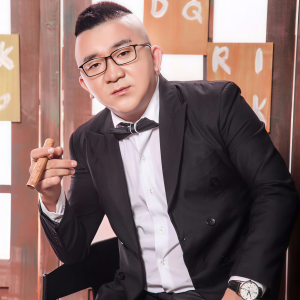 大炜 ดาวน์โหลดและฟังเพลงฮิตจาก 大炜