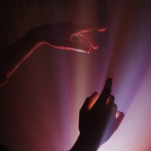 ดาวน์โหลดและฟังเพลง Qqvctm พร้อมเนื้อเพลงจาก rnnwv