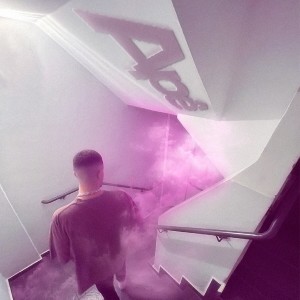 ดาวน์โหลดและฟังเพลง Apê พร้อมเนื้อเพลงจาก Leo Casinha