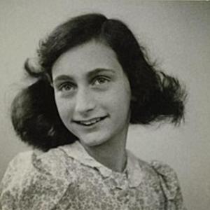 ดาวน์โหลดและฟังเพลง anne frank (feat. zilcky) (Explicit) พร้อมเนื้อเพลงจาก xXkonrayXx