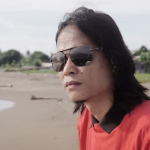Dengarkan Suratan lagu dari Febian dengan lirik