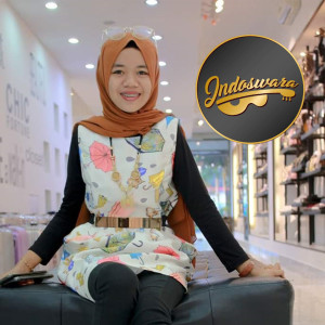 Dengarkan lagu Cinta Tak Bertuan nyanyian Sazqia Rayani dengan lirik