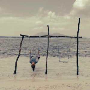 ดาวน์โหลดและฟังเพลง All Apologies พร้อมเนื้อเพลงจาก Tebo Riyadi