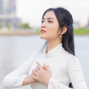 Listen to Quốc Kỳ Nơi Đảo Xa (Remix) song with lyrics from Nguyễn Duyên Quỳnh