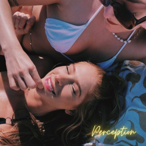 收听Marine Delbreil的Prends la porte歌词歌曲