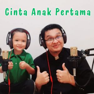 Listen to Cinta Anak Pertama song with lyrics from Siti Aisyah