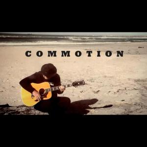 ดาวน์โหลดและฟังเพลง Commotion พร้อมเนื้อเพลงจาก Glen