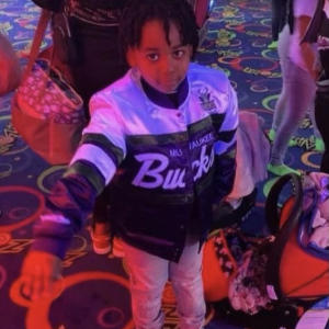 ดาวน์โหลดและฟังเพลง Cruise Control (feat. Roadrunner Costa) (Explicit) พร้อมเนื้อเพลงจาก Kitchen Qleen