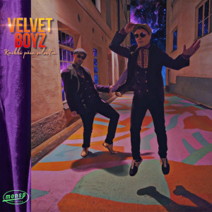 ดาวน์โหลดและฟังเพลง Kopi Luwak (feat. Tantr Slangrr) พร้อมเนื้อเพลงจาก Velvet Boyz