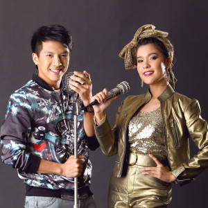 收聽เปาวลี พรพิมล的กลางใจเธอคือฉัน กลางใจฉันคือเธอ (เพลงประกอบละคร สงครามเพลง)歌詞歌曲