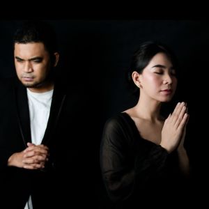 Dengarkan Ajar Aku Tuhan lagu dari Rachel Mutiara dengan lirik