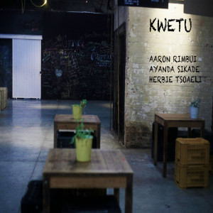 ดาวน์โหลดและฟังเพลง Mbiri พร้อมเนื้อเพลงจาก Aaron Rimbui