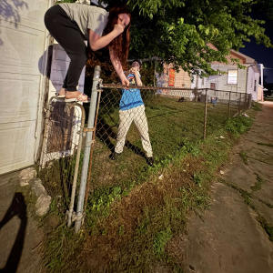 收聽juscaspa的Look Around My Room (feat. SCHWAM) (Explicit)歌詞歌曲