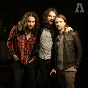 收聽The Wans的I Can't Fix You (Audiotree Live Version)歌詞歌曲