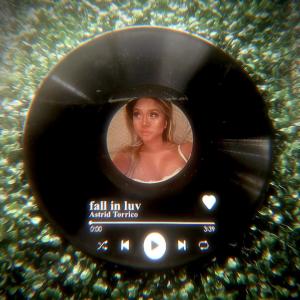 Astrid Torrico的專輯fall in luv