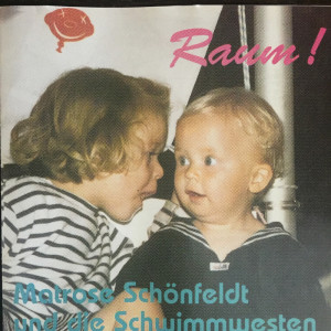 Listen to Links song with lyrics from Matrose Schönfeldt und die Schwimmwesten