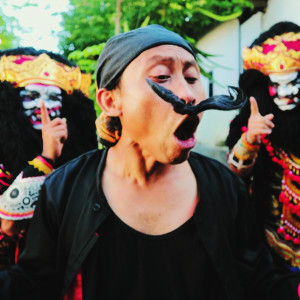 ดาวน์โหลดและฟังเพลง Lali Dangdutan พร้อมเนื้อเพลงจาก Arif Citenx