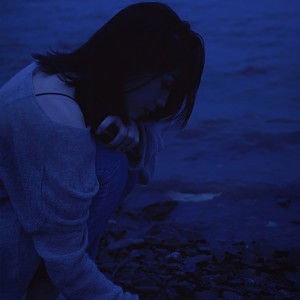 Listen to 你的眼神 (cover: 胜屿) (完整版) song with lyrics from 晨冰