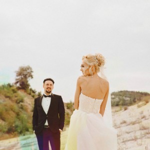 收聽Gloria Gorceag的Când Sunt Cu Tine (Paranormal) (feat. Smally)歌詞歌曲