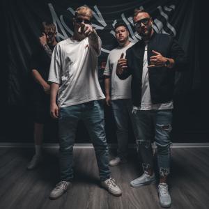 Avenew的專輯SLOW MO (feat. Qfel & Piter Parker) [Explicit]