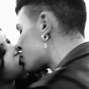 ดาวน์โหลดและฟังเพลง Оборванец พร้อมเนื้อเพลงจาก Ostrovskyi