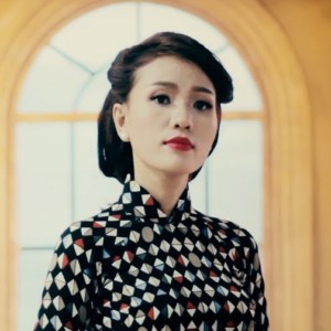 Listen to Lk Tạ Từ Trong Đêm song with lyrics from Hồng Phấn