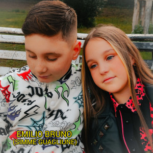 Listen to Simme guagliune song with lyrics from Emilio Bruno