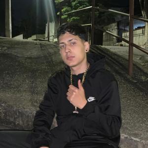 收聽Dj Hm Oliveira的RITMO ENVOLVENTE X PUMBA PUMBA (Explicit)歌詞歌曲