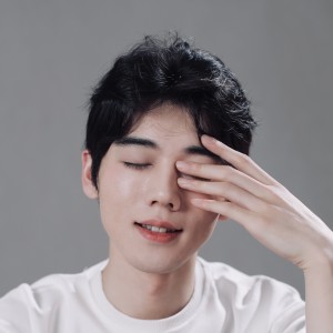 Listen to 微笑嘛 (完整版) song with lyrics from 刘丰