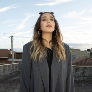 Listen to Follia d'amore song with lyrics from Ella(马亚西亚)