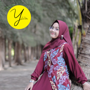 收聽Yollanda的Jujurlah歌詞歌曲