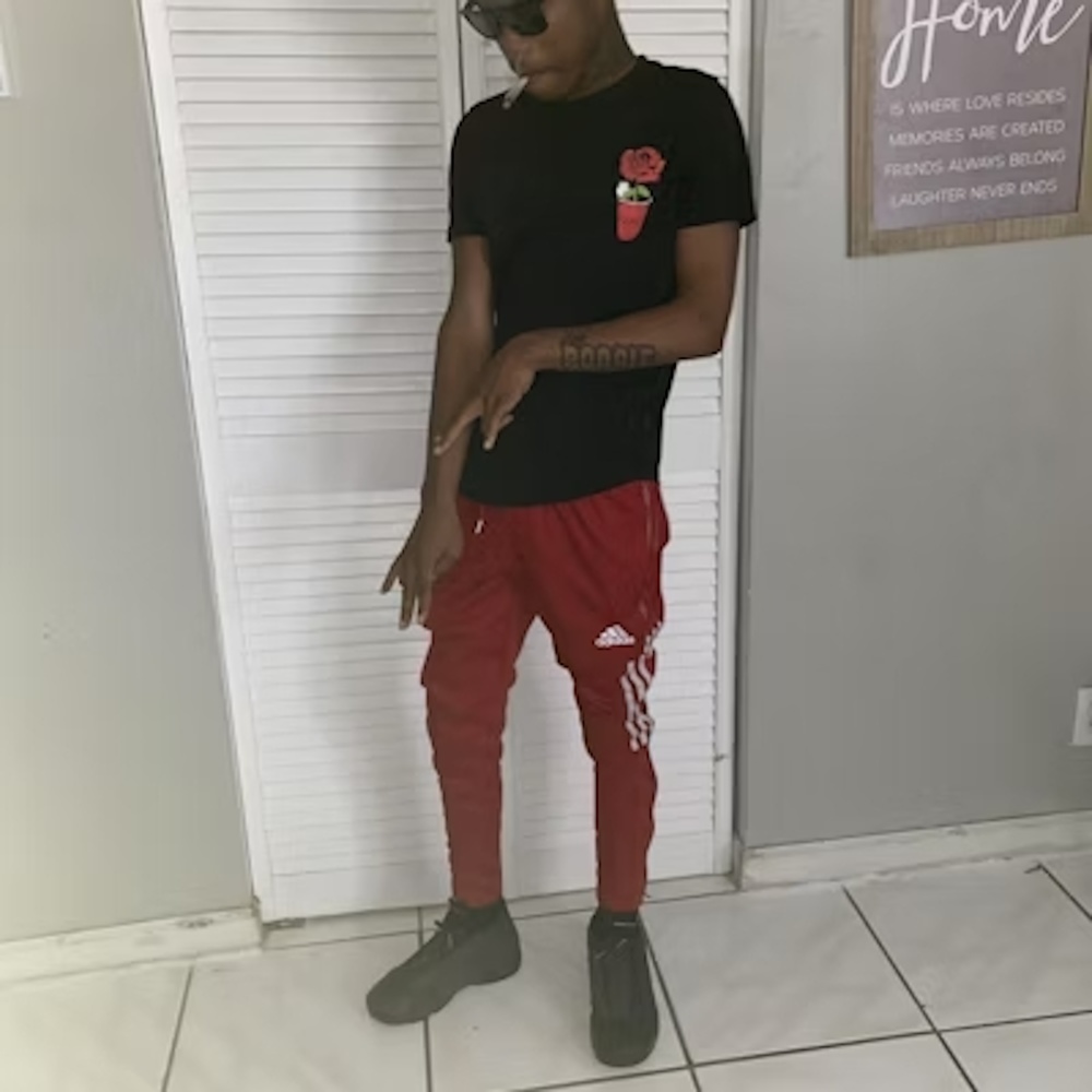 Youngin hot (Explicit)