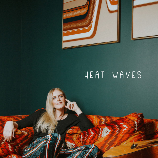 Dengarkan Heat Waves (Acoustic) lagu dari Megan Davies dengan lirik