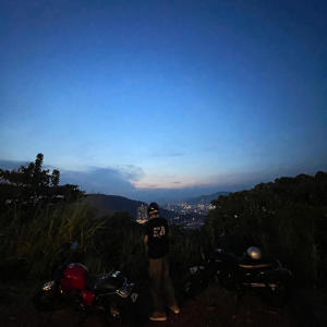 收聽Nonsenselaaa的ESOK HARI歌詞歌曲