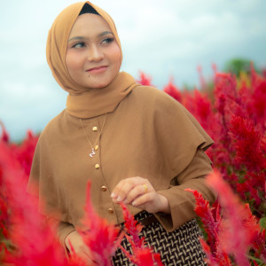 Listen to Menuju Bahagia song with lyrics from Nazia Marwiana