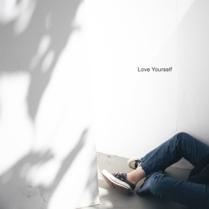 Listen to 들어오세요 song with lyrics from 이형은