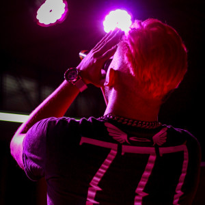 ดาวน์โหลดและฟังเพลง Independente :- ( พร้อมเนื้อเพลงจาก Chryzz