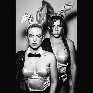收聽BONES UK的Pretty Waste (Explicit)歌詞歌曲