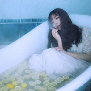 Listen to クリフ、非常口 song with lyrics from なみだ蓝