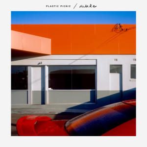 收聽Plastic Picnic的Awake歌詞歌曲