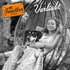 Listen to Verliabt song with lyrics from 48er Tandler Band