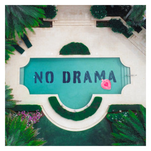 ดาวน์โหลดและฟังเพลง No Drama พร้อมเนื้อเพลงจาก Two Friends