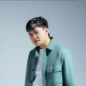 收聽Angga Candra的Sekecewa Itu (Live At Cafe In Ciapus)歌詞歌曲